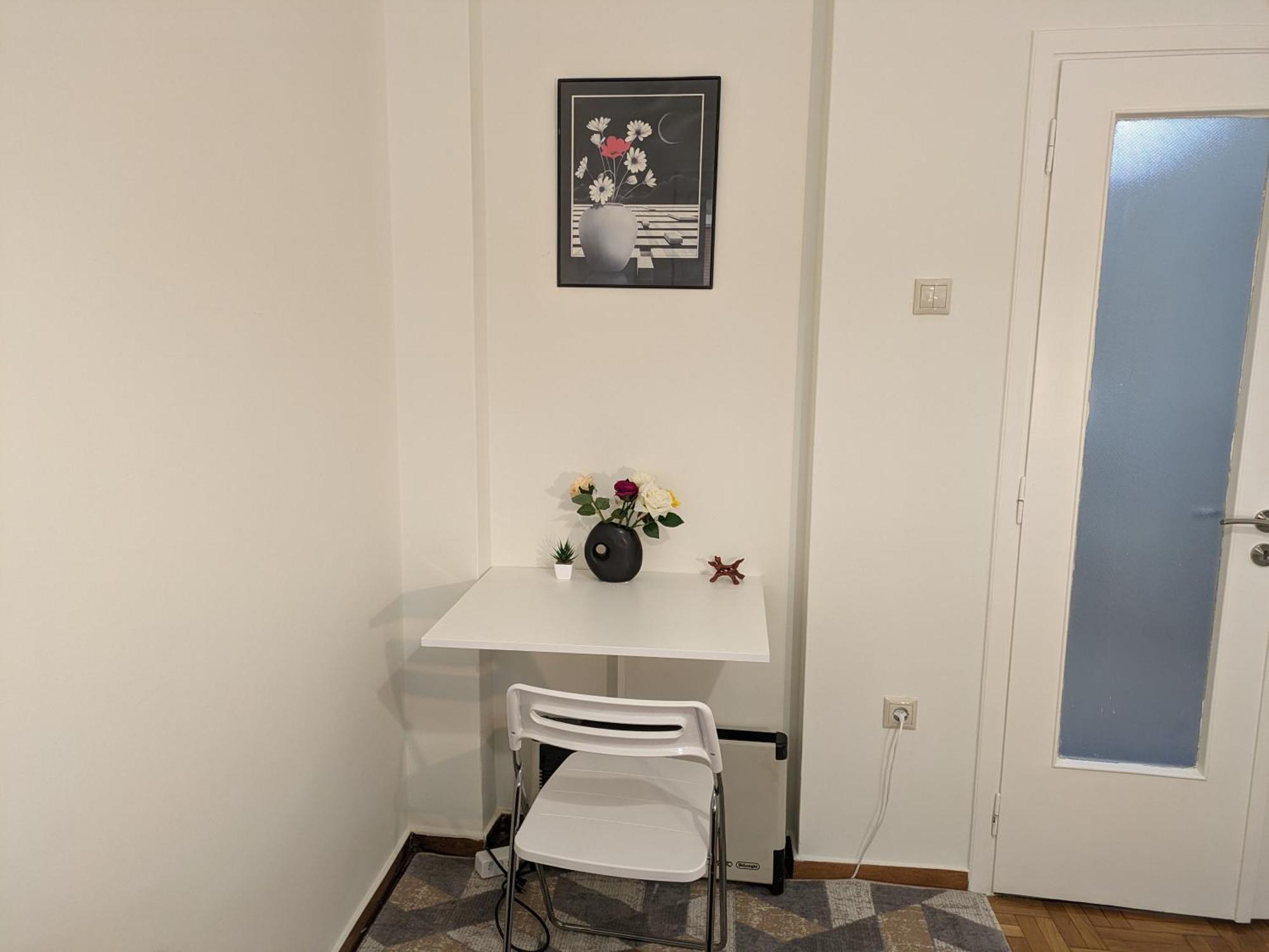 Lavender-Emma Cosy Apartment Near City Center Atenas Exterior foto